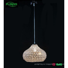 Una lámpara de araña de luz de diseño blanco cristal colgante de iluminación